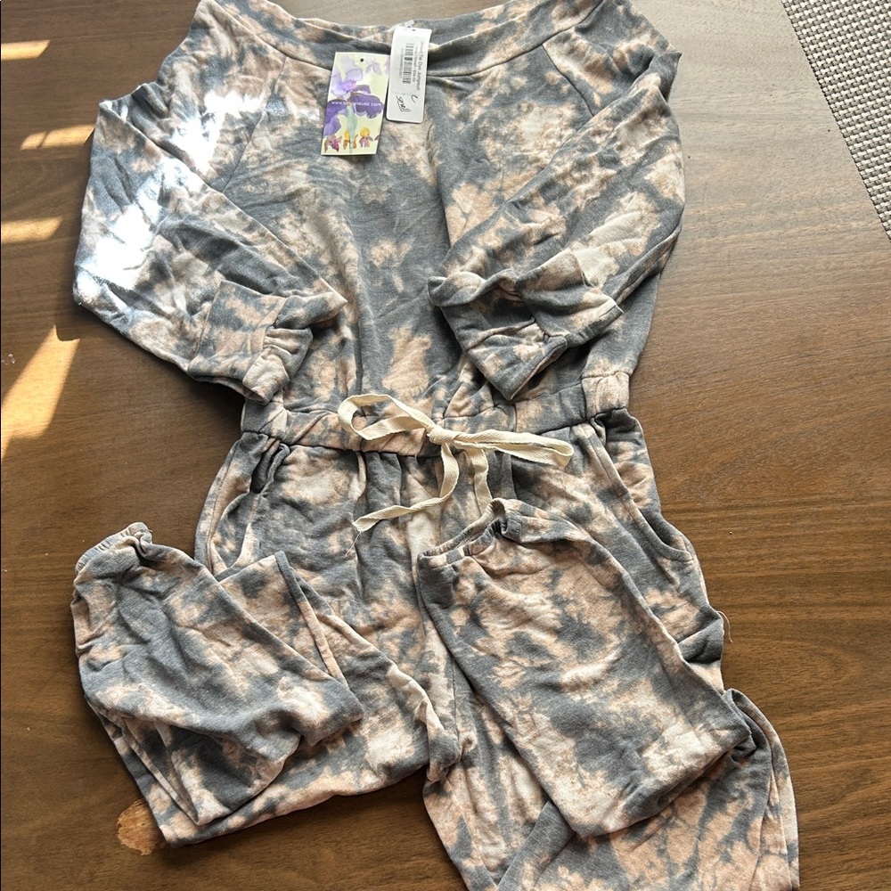 eesome Gray and Cream Tie-Dye Jumpsuit